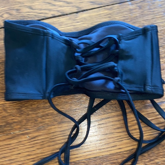 - Small bikini top - Picture 3 of 3